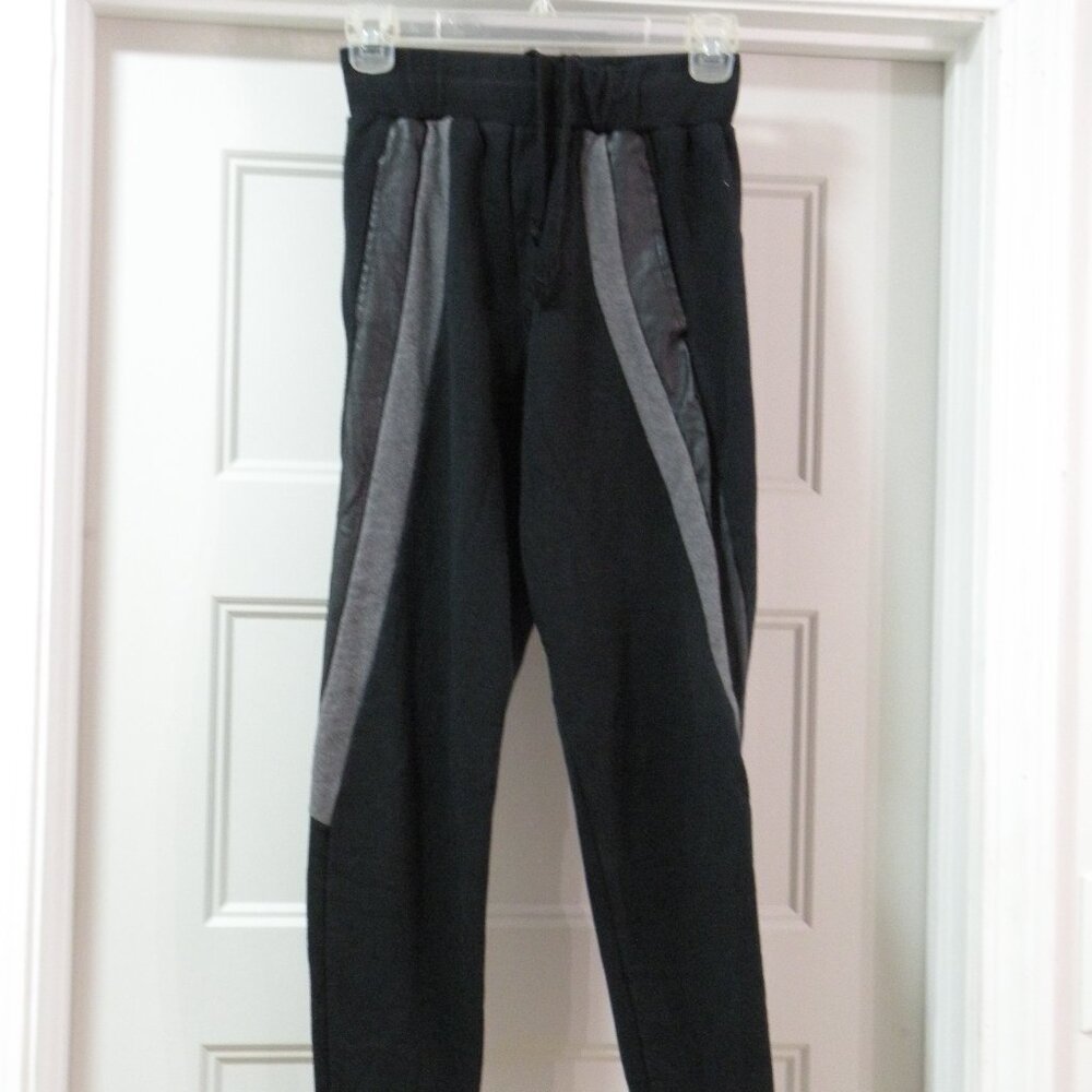 Zara Man_S_used_black with gray stripes